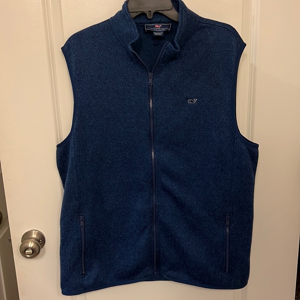 Large Vineyard Vines zip up vest